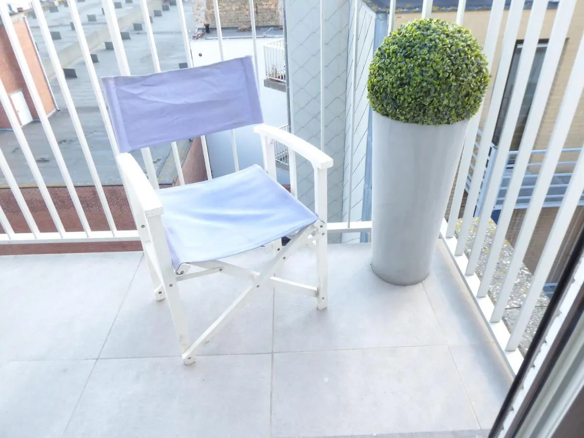 Luxurious T3 Garage, View On The Noordzee, 2-6 P Baby In Ostend Plein Center Apartment