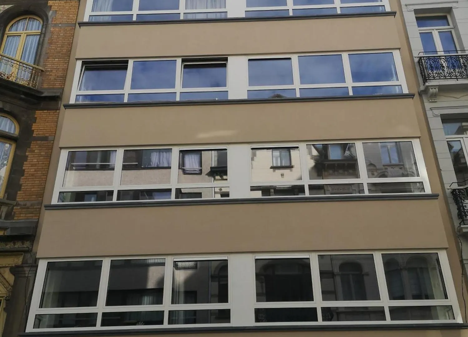 Luxurious T3 Garage, View On The Noordzee, 2-6 P Baby In Ostend Plein Center Apartment Belgium