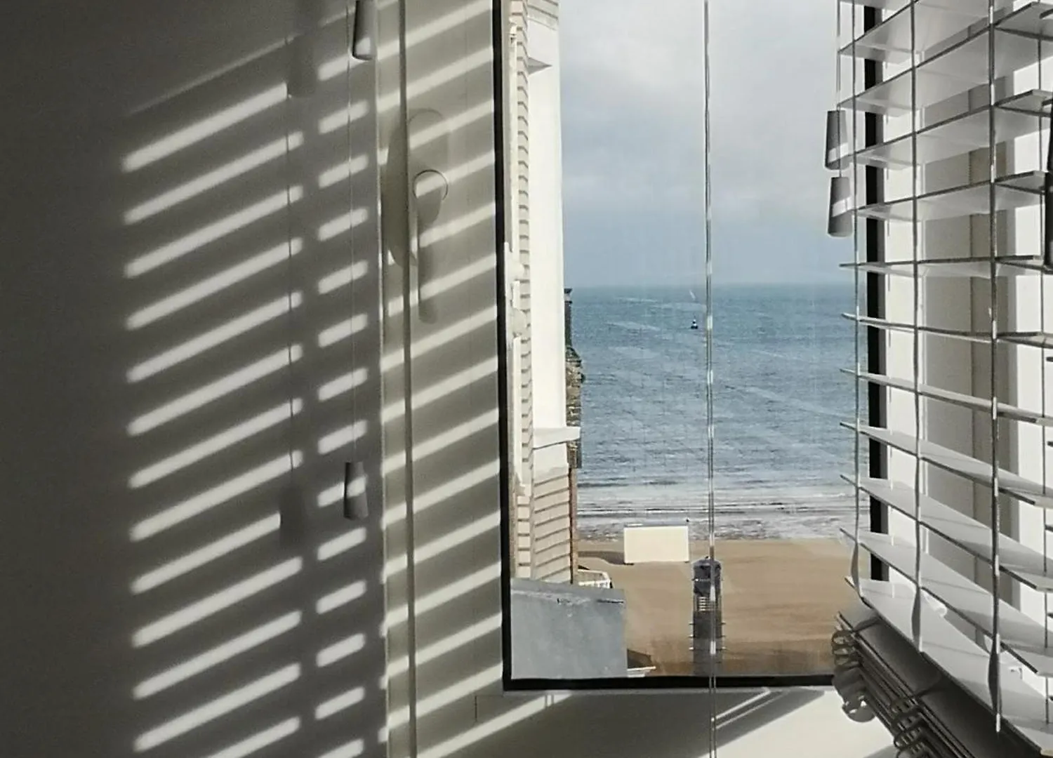 Luxurious T3 Garage, View On The Noordzee, 2-6 P Baby In Ostend Plein Center location