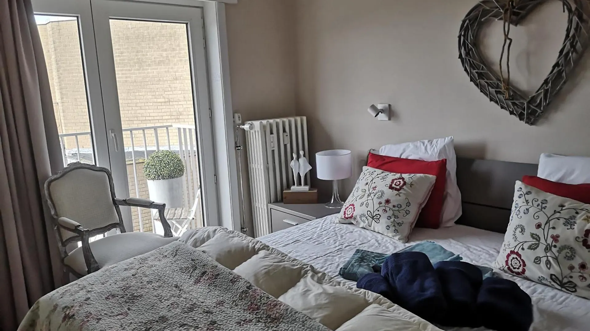 Luxurious T3 Garage, View On The Noordzee, 2-6 P Baby In Ostend Plein Center Apartment